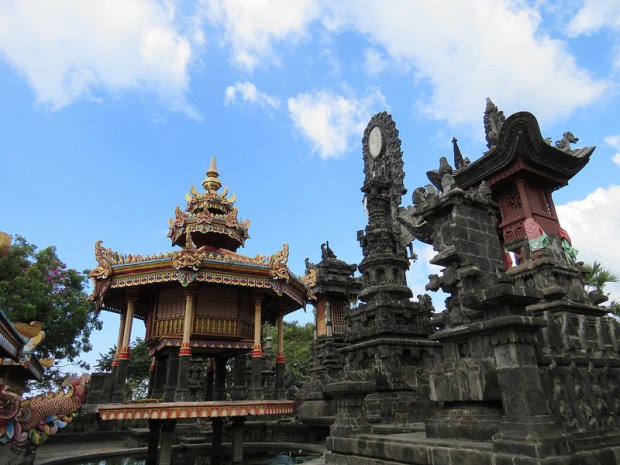 28642011350_f208624079_c